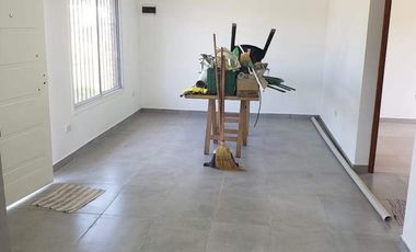 Casa a estrenar en Barrio Cerrado sin expensas El Relincho Bosques Souriguez sobre lote de 600 m2.