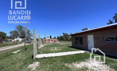 Casa a estrenar en Barrio Cerrado sin expensas El Relincho Bosques Souriguez sobre lote de 600 m2.
