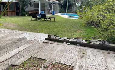 CASA EN 2 PLANTAS 3 DORMITORIOS JARDIN CON PILETA