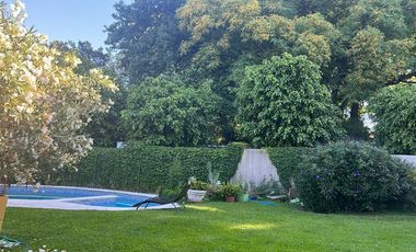 CASA EN 2 PLANTAS 3 DORMITORIOS JARDIN CON PILETA
