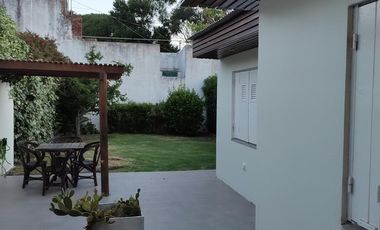 Casa en venta - 4 Dormitorios 3 Baños - 350mts2 - Miramar