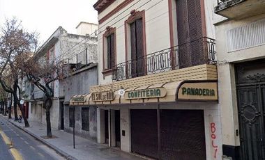 PH a refaccionar en venta - 6 Dormitorios 4 Baños - Departamento - Local - 695Mts2 - Constitución