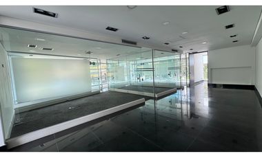 SE ARRIENDA  LOCAL COMERCIAL  EN EL POBLADO