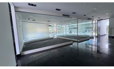 SE ARRIENDA  LOCAL COMERCIAL  EN EL POBLADO