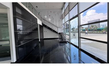 SE ARRIENDA  LOCAL COMERCIAL  EN EL POBLADO
