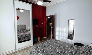 Casa en venta - 2 Dormitorios 1 Baño - Cocheras - 420Mts2 - Berisso
