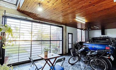 Casa en venta - 2 Dormitorios 1 Baño - Cocheras - 420Mts2 - Berisso