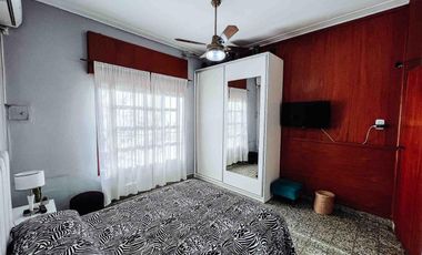 Casa en venta - 2 Dormitorios 1 Baño - Cocheras - 420Mts2 - Berisso