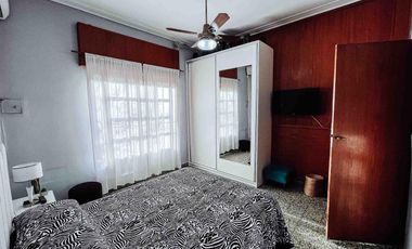 Casa en venta - 2 Dormitorios 1 Baño - Cocheras - 420Mts2 - Berisso