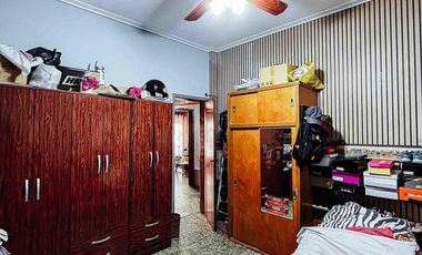 Casa en venta - 2 Dormitorios 1 Baño - Cocheras - 420Mts2 - Berisso