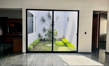Casa en Fraccionamiento en Lomas de Atzingo Cuernavaca - ROQ-1253-Fr