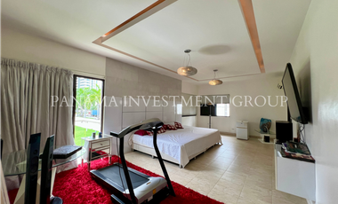 LUJOSA CASA EN COSTA DEL ESTE - 6558DA