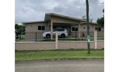 SE VENDE CASA DE 4 HABITACIONES Y AMPLIO PATIO EN SANTIAGO