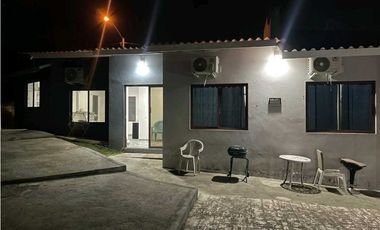 SE ALQUILA CASA AMOBLADA CON 6 HABITACIONES Y PISCINA EN SAN CARLOS
