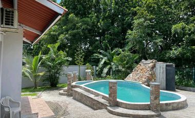 SE ALQUILA CASA AMOBLADA CON 6 HABITACIONES Y PISCINA EN SAN CARLOS