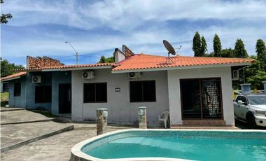 SE ALQUILA CASA AMOBLADA CON 6 HABITACIONES Y PISCINA EN SAN CARLOS