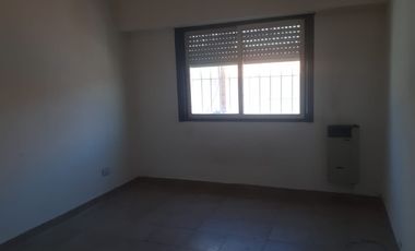 Casa PH en alquiler en Ramos Mejia Sur