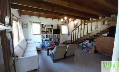 CHALET EN VENTA EN SIERRA DE LOS PADRES - RED GAS NATURAL EN SU VEREDA.