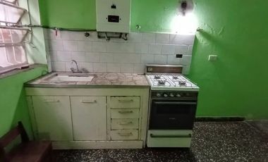 Casa PH en venta en Bernal Oeste