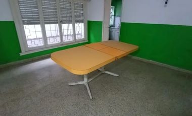 Casa PH en venta en Bernal Oeste