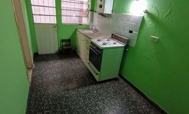 Casa PH en venta en Bernal Oeste