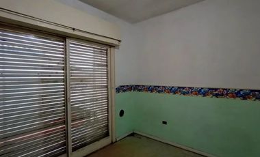 Casa PH en venta en Bernal Oeste