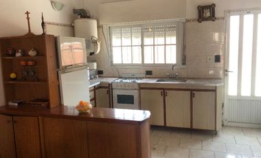 Casa con Departamento en venta en Santa Teresita
