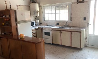 Casa con Departamento en venta en Santa Teresita