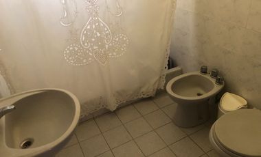 Casa con Departamento en venta en Santa Teresita