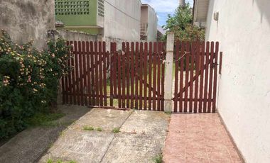 Casa con Departamento en venta en Santa Teresita