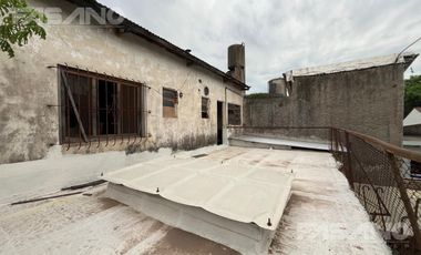 GALPON C/ VIVIENDA - JOSE LEON SUAREZ