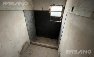 GALPON C/ VIVIENDA - JOSE LEON SUAREZ