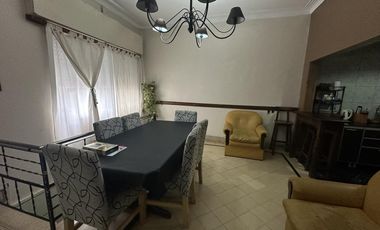 Casa en planta alta en Roca y Wheelwright