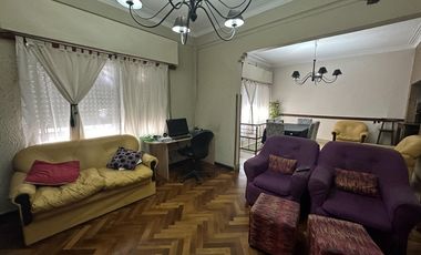 Casa en planta alta en Roca y Wheelwright