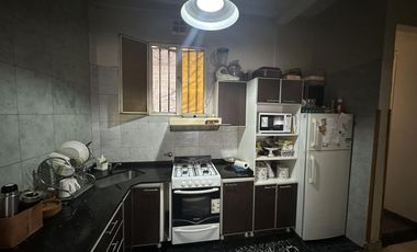 Casa en planta alta en Roca y Wheelwright