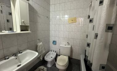 Casa en planta alta en Roca y Wheelwright