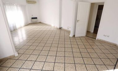 Oportunidad!! Impecable PH en venta
