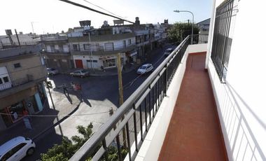 Oportunidad!! Impecable PH en venta