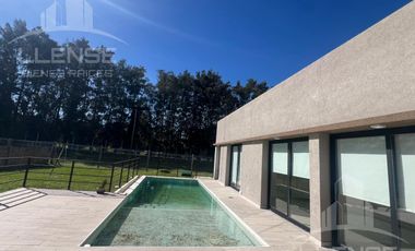 Casa 4 ambientes con piscina en venta y alquiler Hudson Park