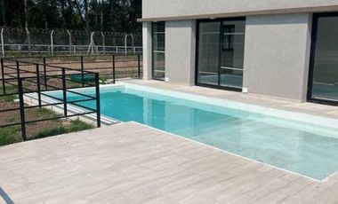 Casa 4 ambientes con piscina en venta y alquiler Hudson Park