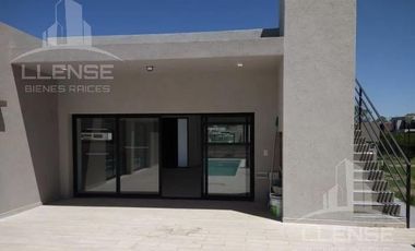 Casa 4 ambientes con piscina en venta y alquiler Hudson Park