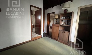 Casa en Ranelagh Venta de 4 ambientes sobre Avenida Eva Peron (Ex Sevilla) Ideal Comercio