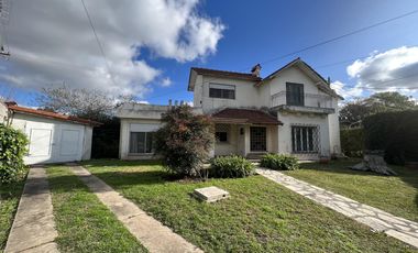 Casa en Ranelagh Venta de 4 ambientes sobre Avenida Eva Peron (Ex Sevilla) Ideal Comercio
