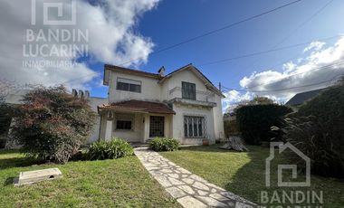 Casa en Ranelagh Venta de 4 ambientes sobre Avenida Eva Peron (Ex Sevilla) Ideal Comercio