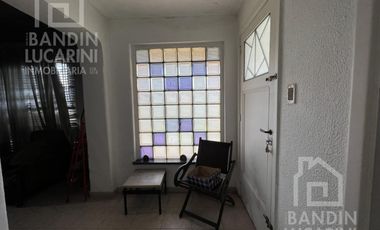 Casa en Ranelagh Venta de 4 ambientes sobre Avenida Eva Peron (Ex Sevilla) Ideal Comercio