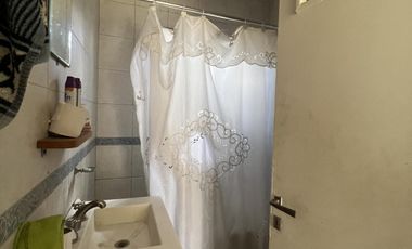 Casa en Ranelagh Venta de 4 ambientes sobre Avenida Eva Peron (Ex Sevilla) Ideal Comercio