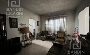 Casa en Ranelagh Venta de 4 ambientes sobre Avenida Eva Peron (Ex Sevilla) Ideal Comercio