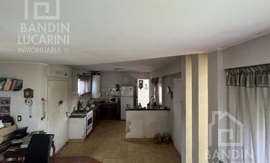 Casa en Ranelagh Venta de 4 ambientes sobre Avenida Eva Peron (Ex Sevilla) Ideal Comercio