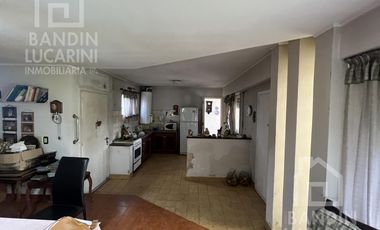 Casa en Ranelagh Venta de 4 ambientes sobre Avenida Eva Peron (Ex Sevilla) Ideal Comercio