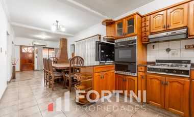Venta Casa 5 ambientes Villa Ballester